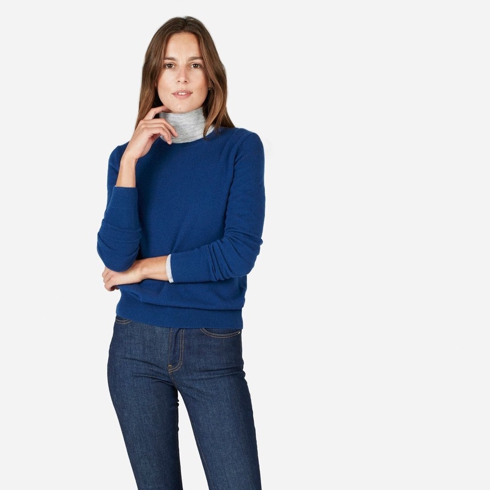 Blue cashmere crew neck sweater